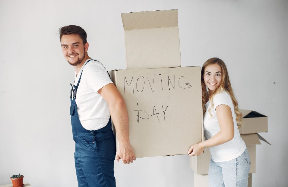 Professional Movers Moving Day Tips Image